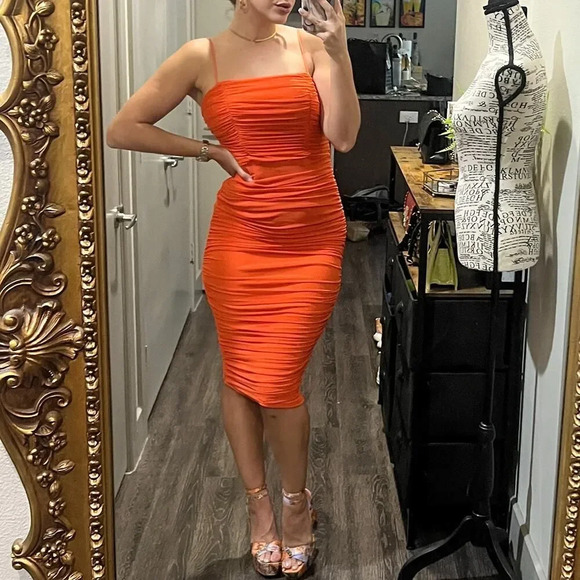 Saints + Secrets Neon Orange Ruched Midi Dress Size L - Picture 1 of 7